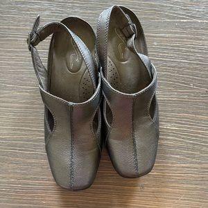 Easy street slip ons